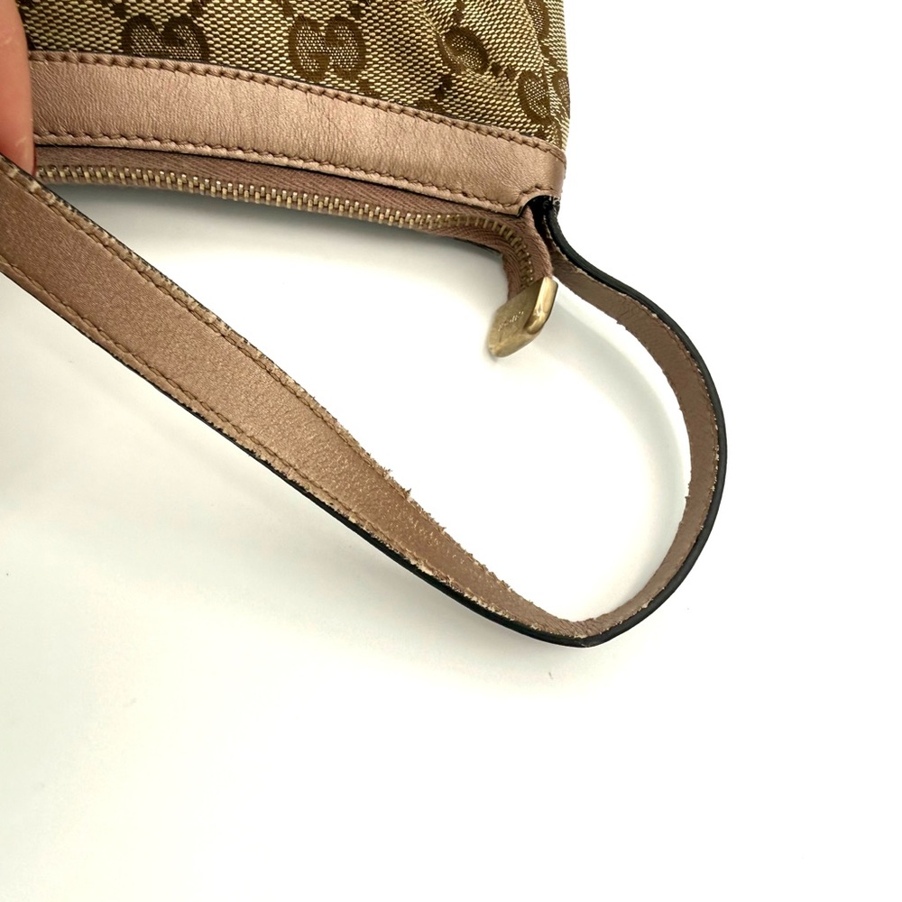 Gucci Tan and Brown Monogram Heart Charm Pochette - Picture 9 of 12